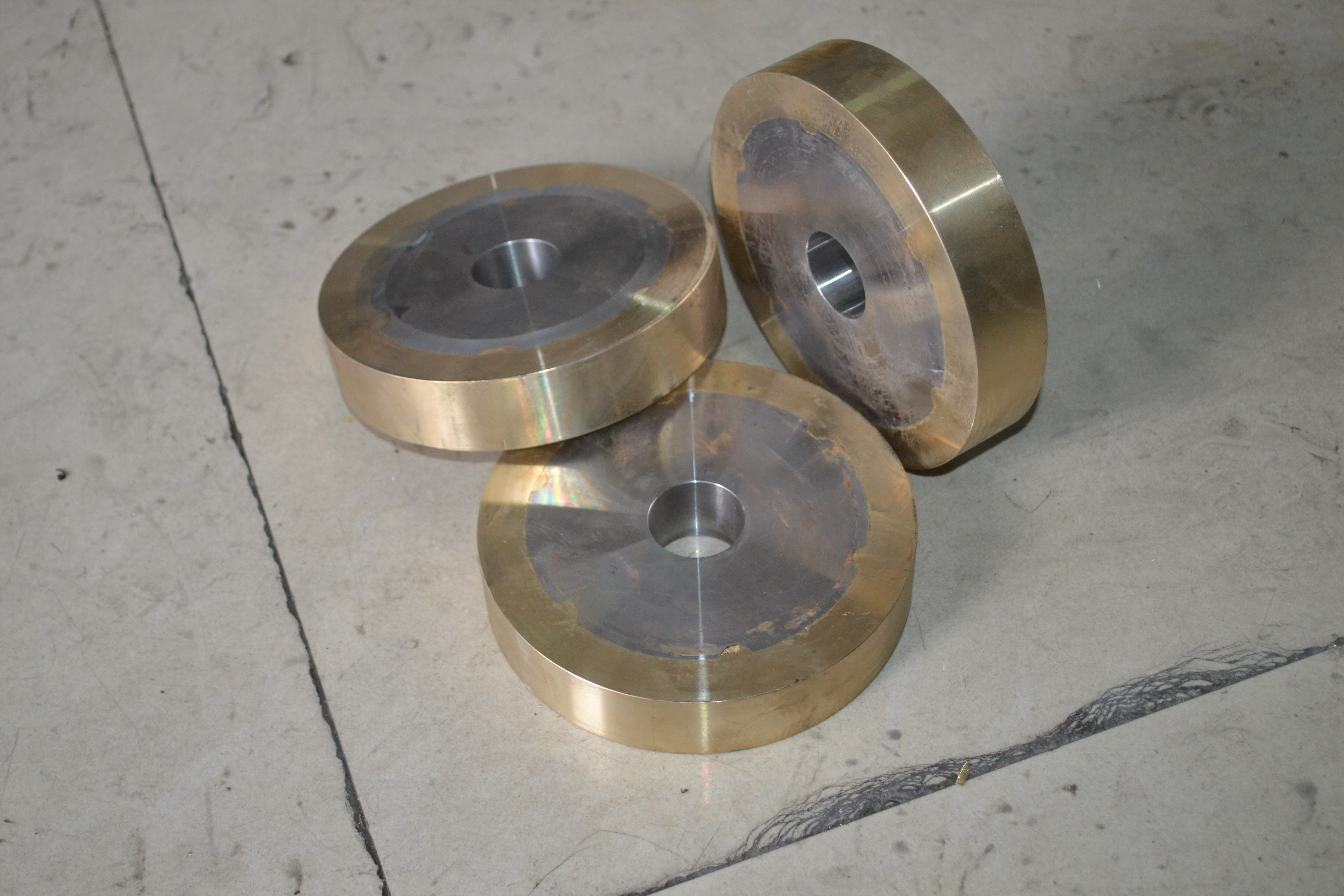 Bronze disc rings